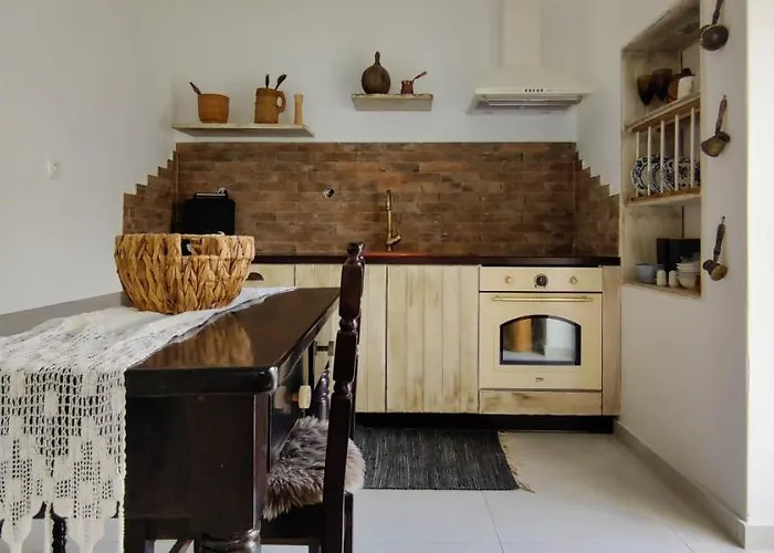 Laina Traditional Holiday home Aperathos