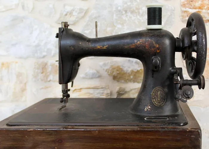 Laina Traditional * Aperathos